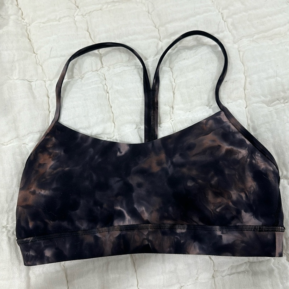 Flow Y lululemon sports bra
